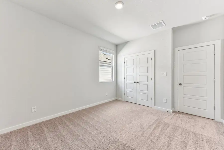Spacious, unfurnished interior of a new home in The Glen at Stallion Run, Buda (Image 9). Spacious, unfurnished interior of a new home in The Glen at Stallion Run, Buda (Image 9).