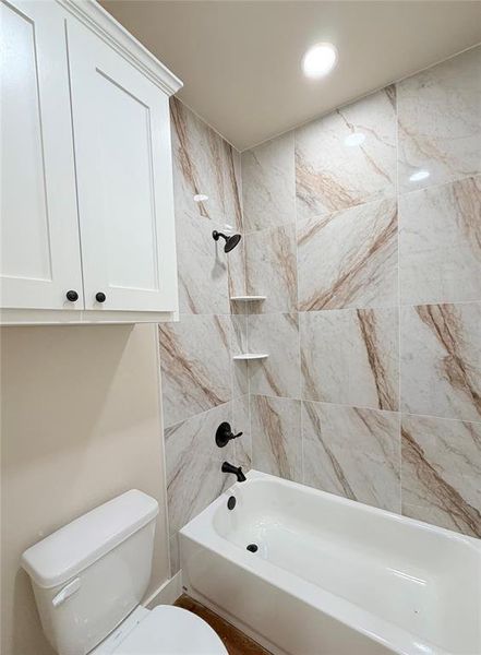 Furnished interior view inside a new home in , Weatherford (Image 15).