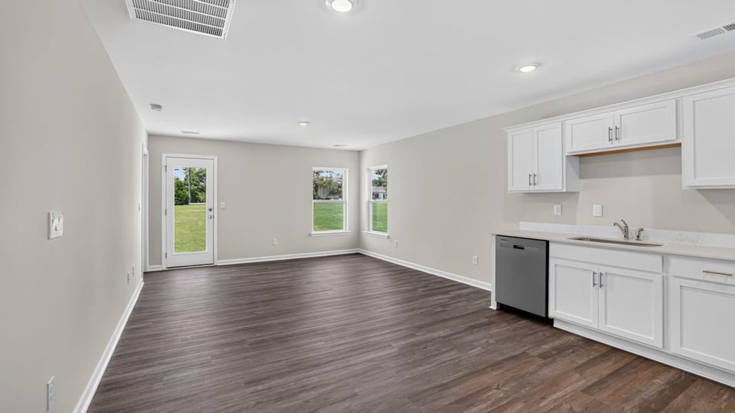 Spacious, unfurnished interior of a new home in Harper Ridge, Roebuck (Image 26).