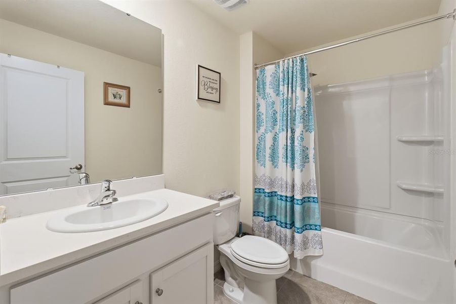 Furnished interior view inside a new home in Autumn Glen, Belleview (Image 10).