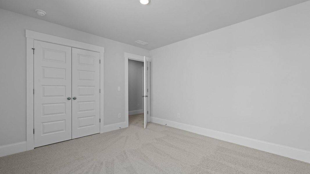 Spacious, unfurnished interior of a new home in , Summerville (Image 34).