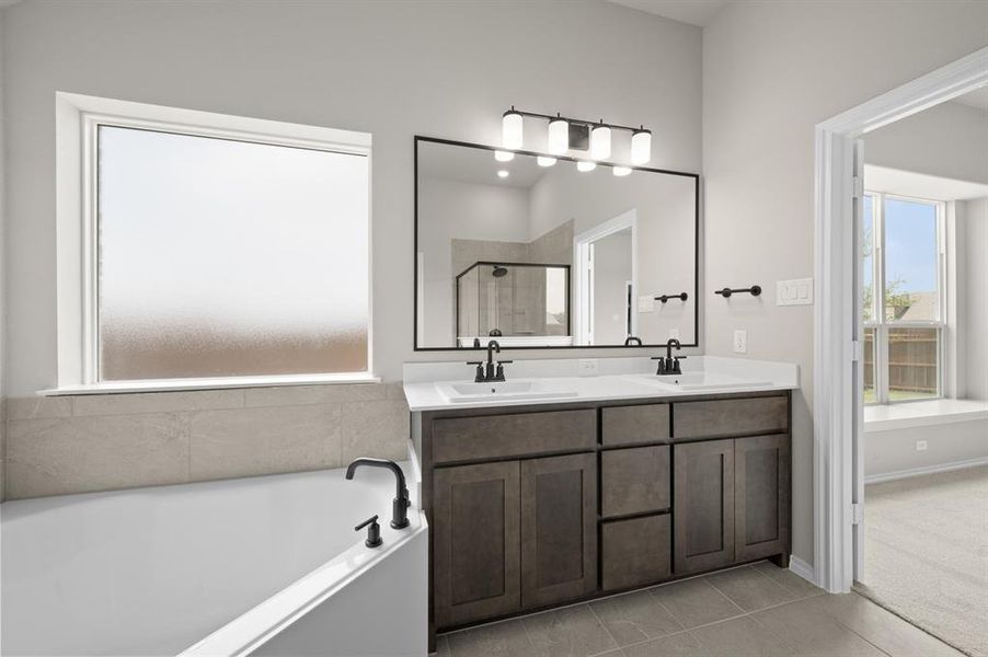 DFW-Hunters Ridge-Concept 2186-1000 Quincy Court- Primary Suite - Risewell Homes-4 DFW-Hunters Ridge-Concept 2186-1000 Quincy Court- Primary Suite - Risewell Homes-4