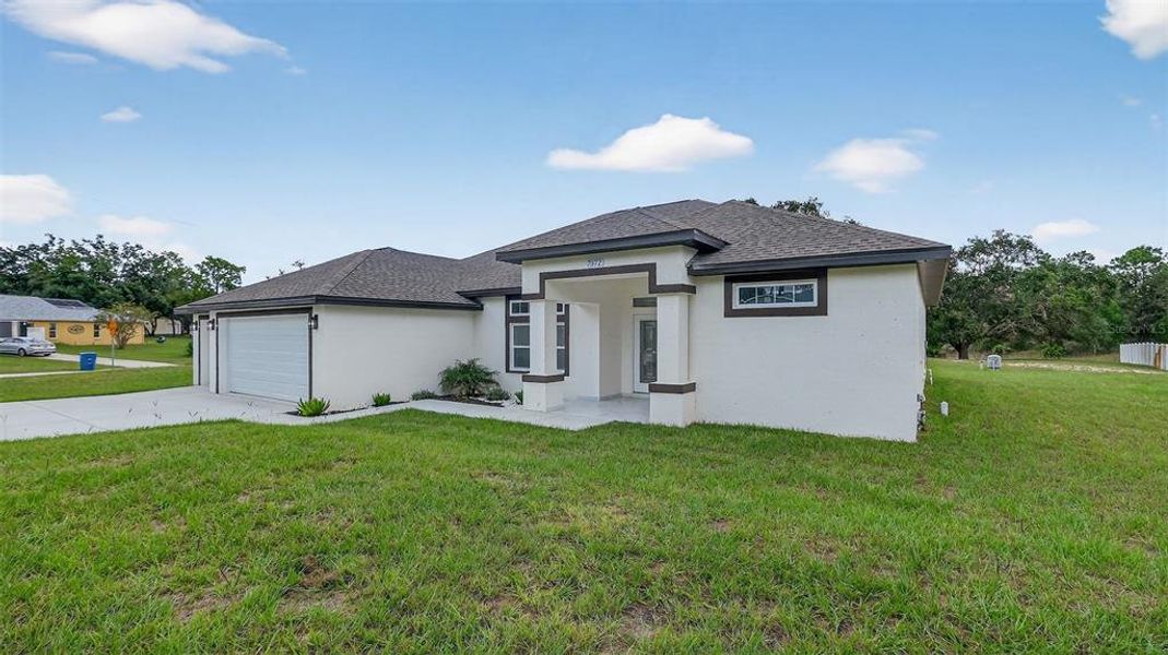 Exterior details and patio area of a home in , Weeki Wachee (Image 26). Exterior details and patio area of a home in , Weeki Wachee (Image 26).