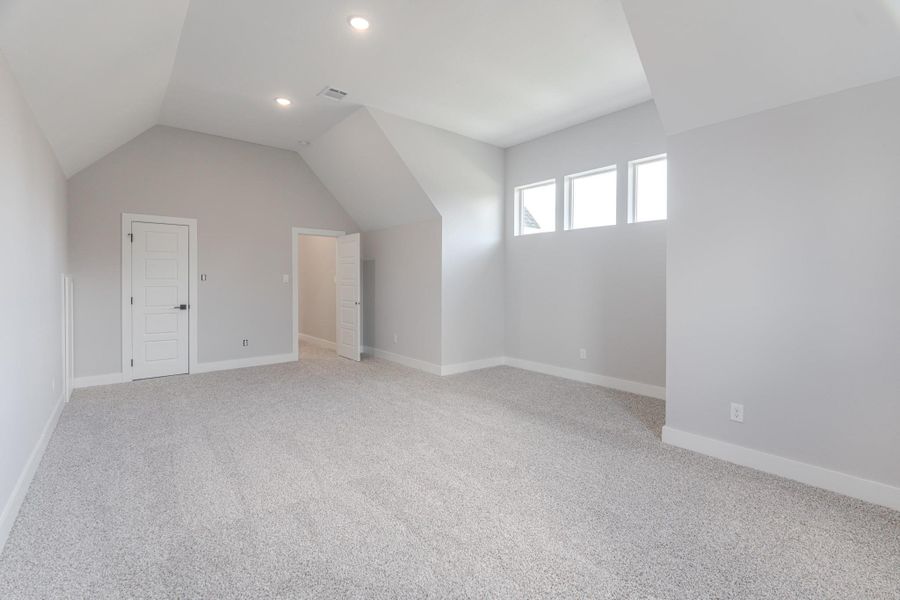 Spacious, unfurnished interior of a new home in , Montgomery (Image 27).