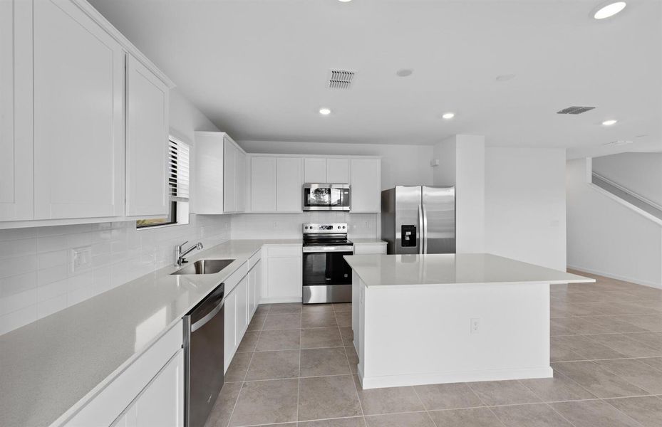 SWFL_CX_CAL_06500_McNair_Kitchen 4