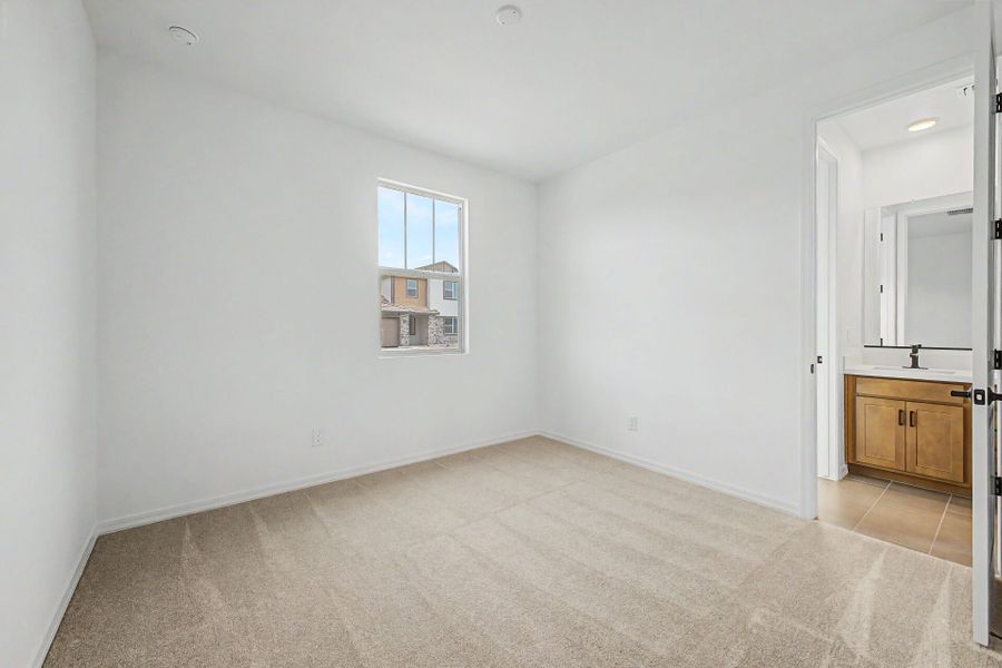 Spacious, unfurnished interior of a new home in Bella Vista Farms, San Tan Valley (Image 11). Spacious, unfurnished interior of a new home in Bella Vista Farms, San Tan Valley (Image 11).