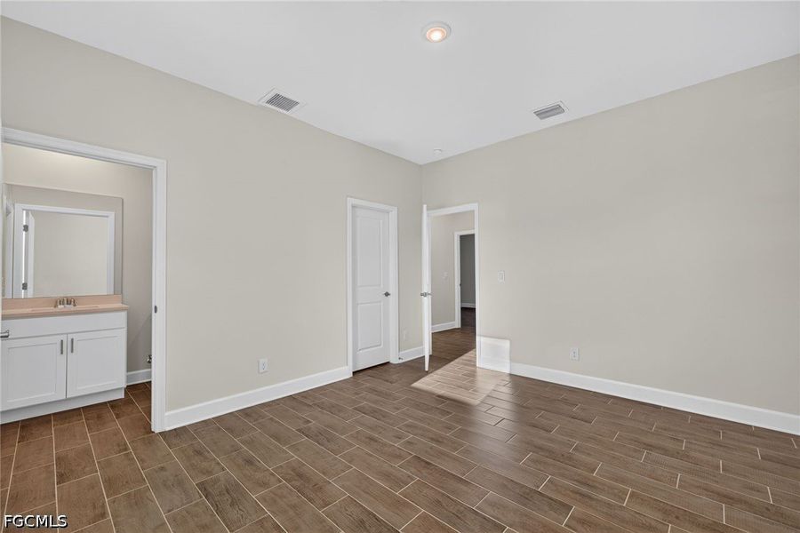 Spacious, unfurnished interior of a new home in Cape Coral, Cape Coral (Image 23). Spacious, unfurnished interior of a new home in Cape Coral, Cape Coral (Image 23).