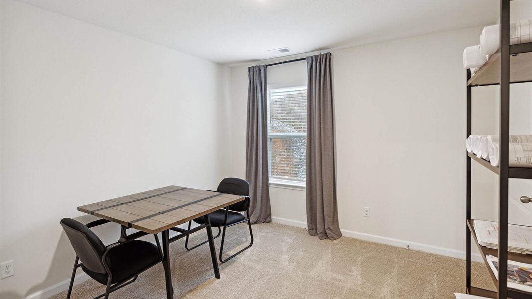 Representative furnished interior of a home built from the Hayden by D.R. Horton in Fairview Hills, Cleveland (Image 19).