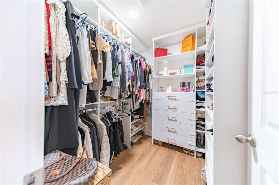 Furnished interior view inside a new home in , Kissimmee (Image 7).