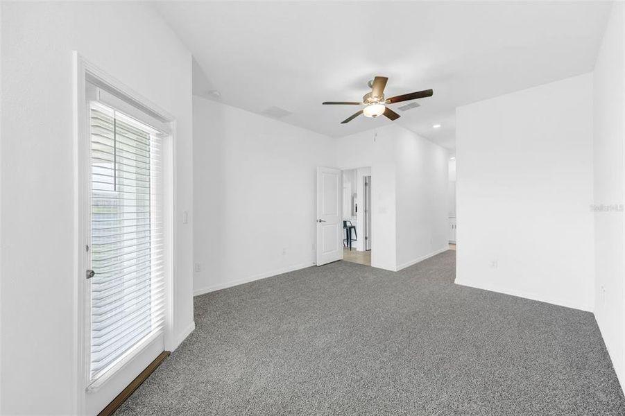 Spacious, unfurnished interior of a new home in , San Antonio (Image 20).