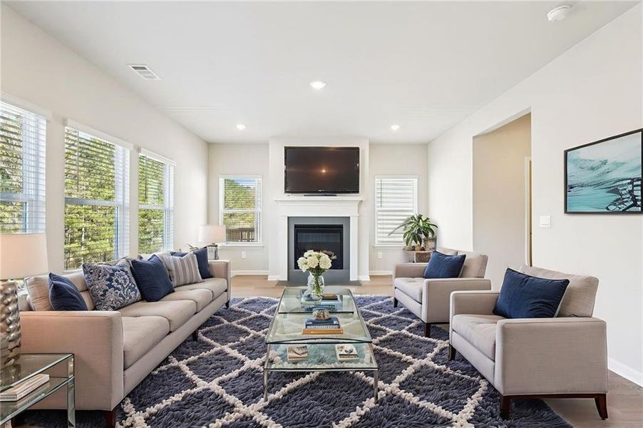 Furnished interior view inside a new home in Ivey Township, Dallas (Image 14).