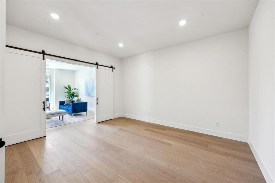 Spacious, unfurnished interior of a new home in , Dallas (Image 19).