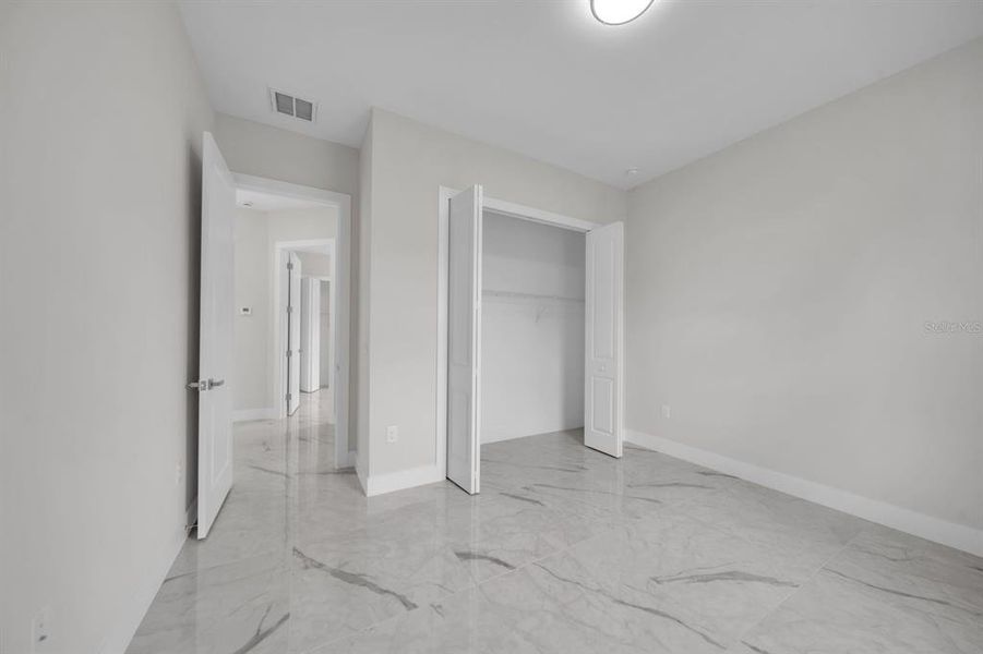 Spacious, unfurnished interior of a new home in , Lehigh Acres (Image 28).
