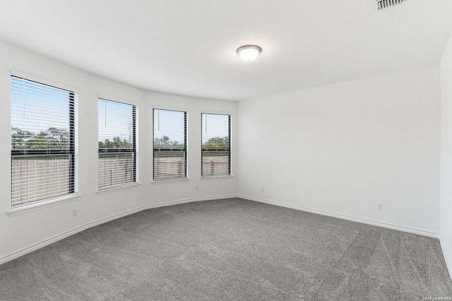 Spacious, unfurnished interior of a new home in Lily Springs, Seguin (Image 30).