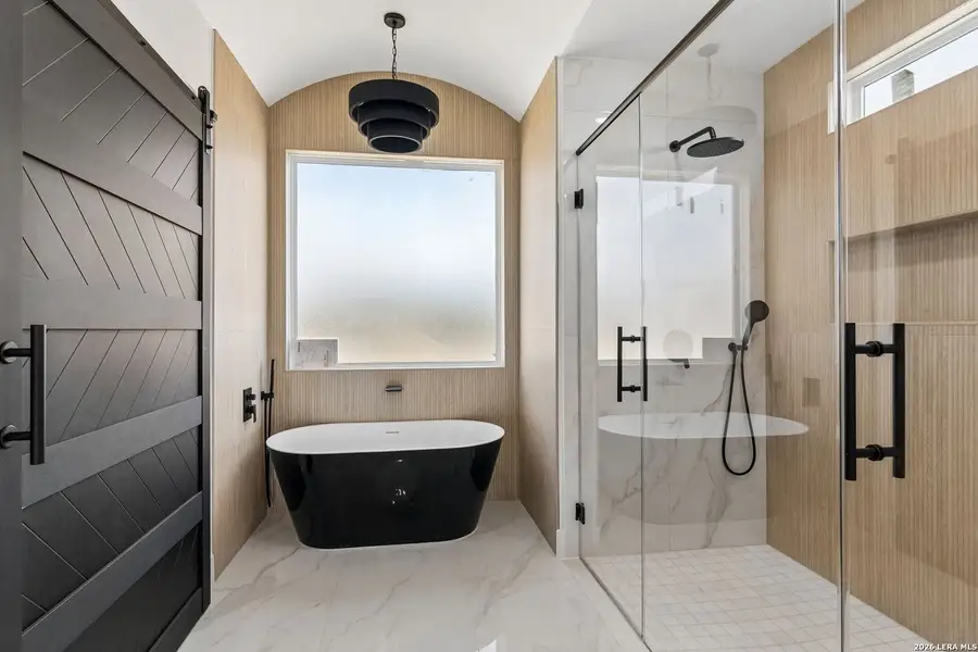 Furnished interior view inside a new home in , La Vernia (Image 4).