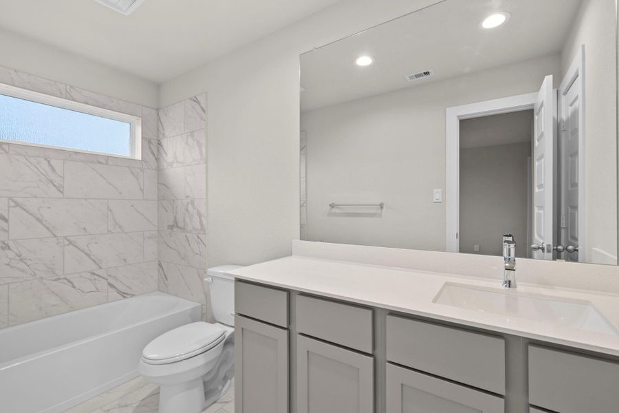 Furnished interior view inside a new home in Briarwood Crossing, Rosenberg (Image 6).