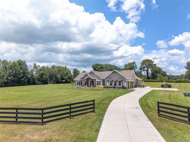 Image 60 of a home in .