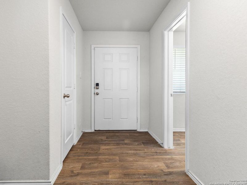 Spacious, unfurnished interior of a new home in Whisper Falls, San Antonio (Image 15).