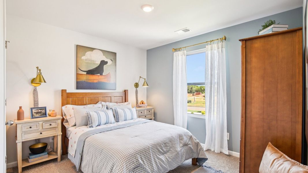 Furnished interior view inside a new home in Saddle Trace, Lewisburg (Image 26).