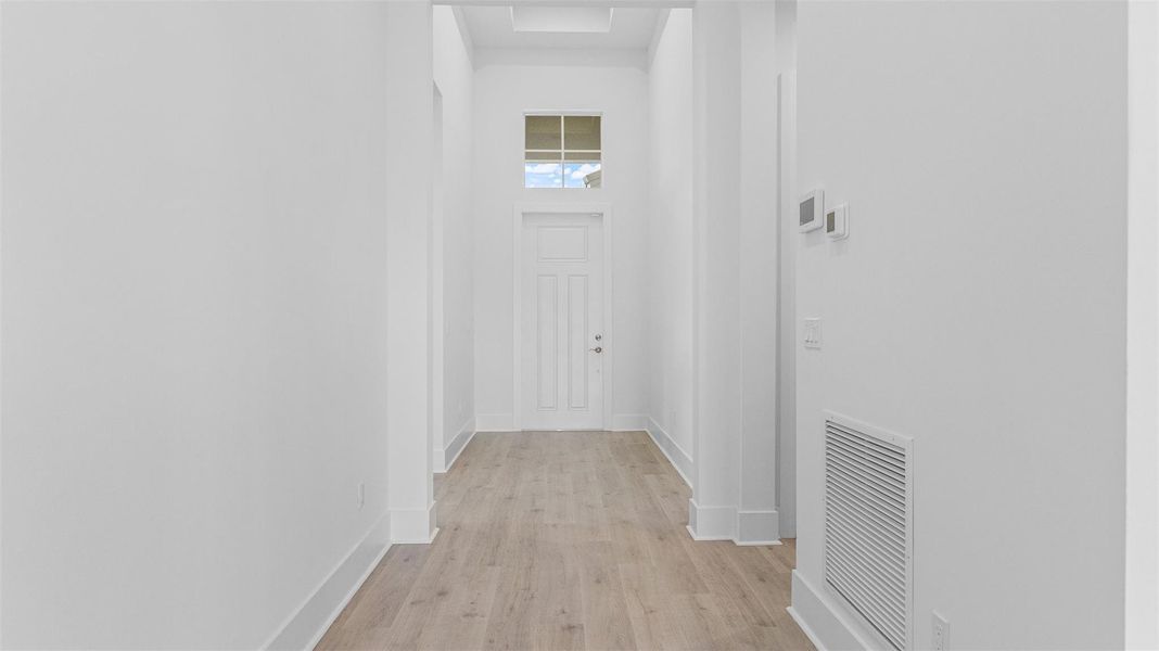 Spacious, unfurnished interior of a new home in , Port St. Lucie (Image 15).