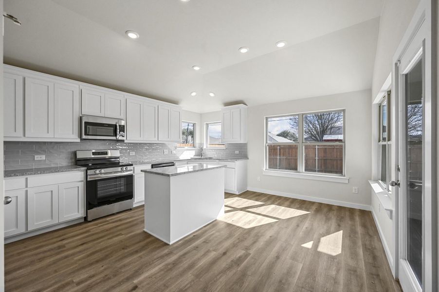 Representative furnished interior of a home built from the Cambria I by Cheldan Homes in Craftsmen's Corner, Cleburne (Image 11).