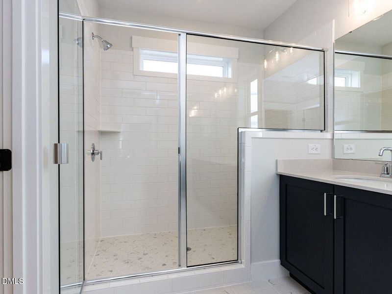 024-1280x960-primary-bathroom