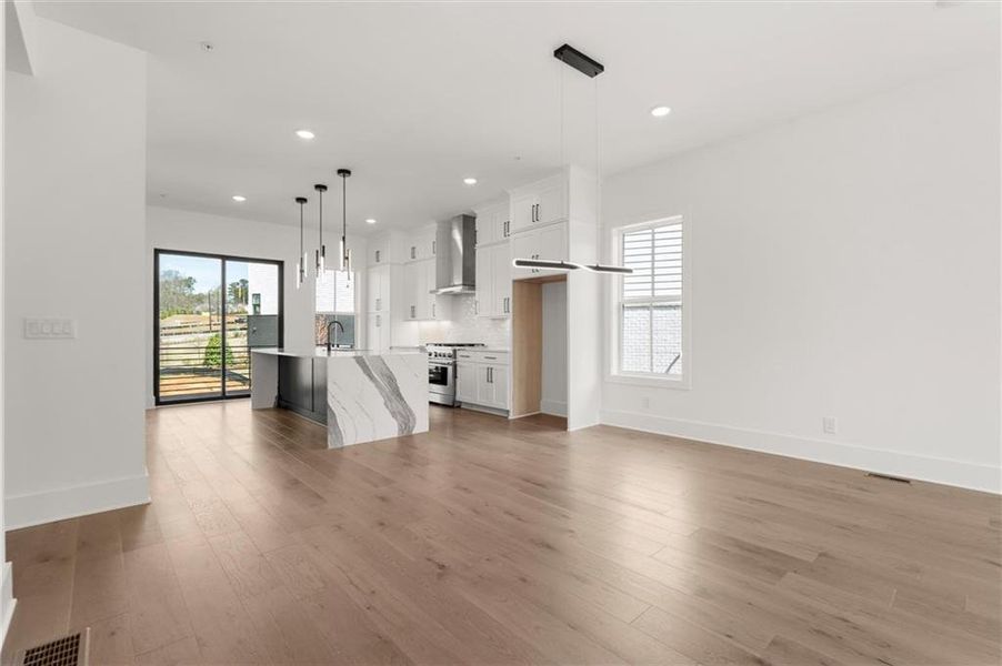 Spacious, unfurnished interior of a new home in , Alpharetta (Image 21).