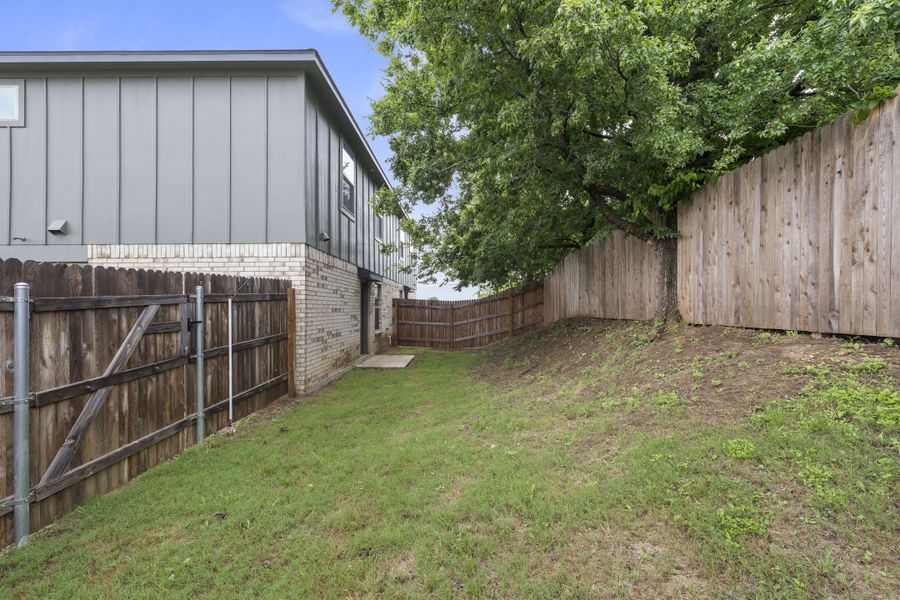 Representative exterior details of a home built from the The Crocket by Flintrock Builder in Tejas Pointe, Harker Heights (Image 3).