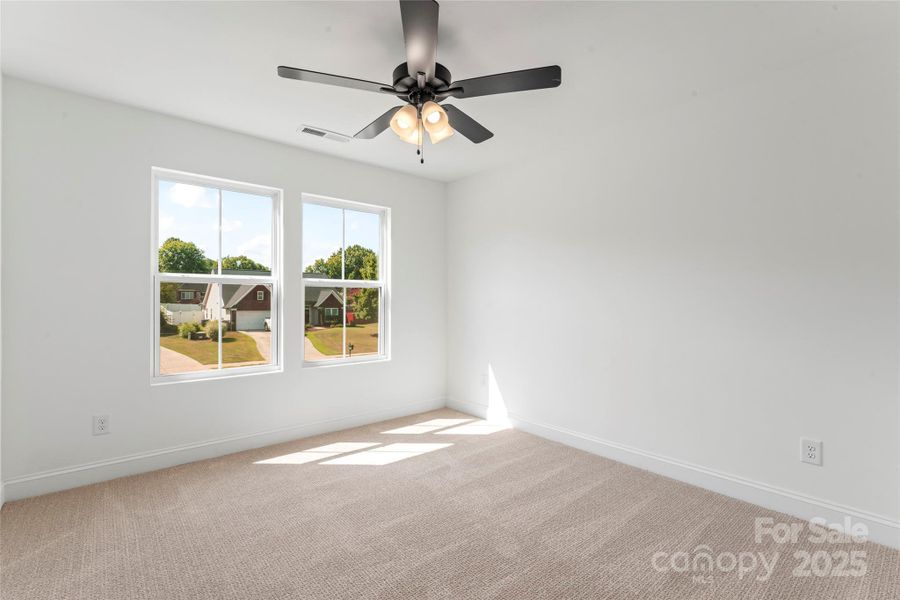 Spacious, unfurnished interior of a new home in , Harrisburg (Image 15).