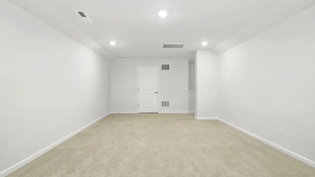 Spacious, unfurnished interior of a new home in The Villas at Kinsley, Jamestown (Image 9).