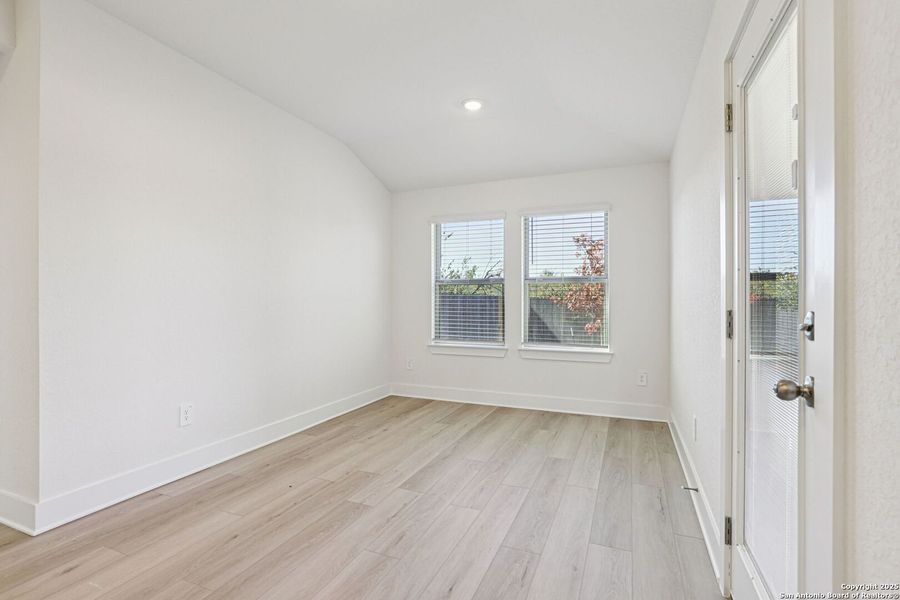 Spacious, unfurnished interior of a new home in Comanche Ridge, San Antonio (Image 45).