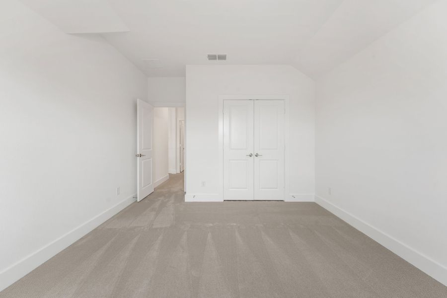 Spacious, unfurnished interior of a new home in Union Park, Little Elm (Image 19).