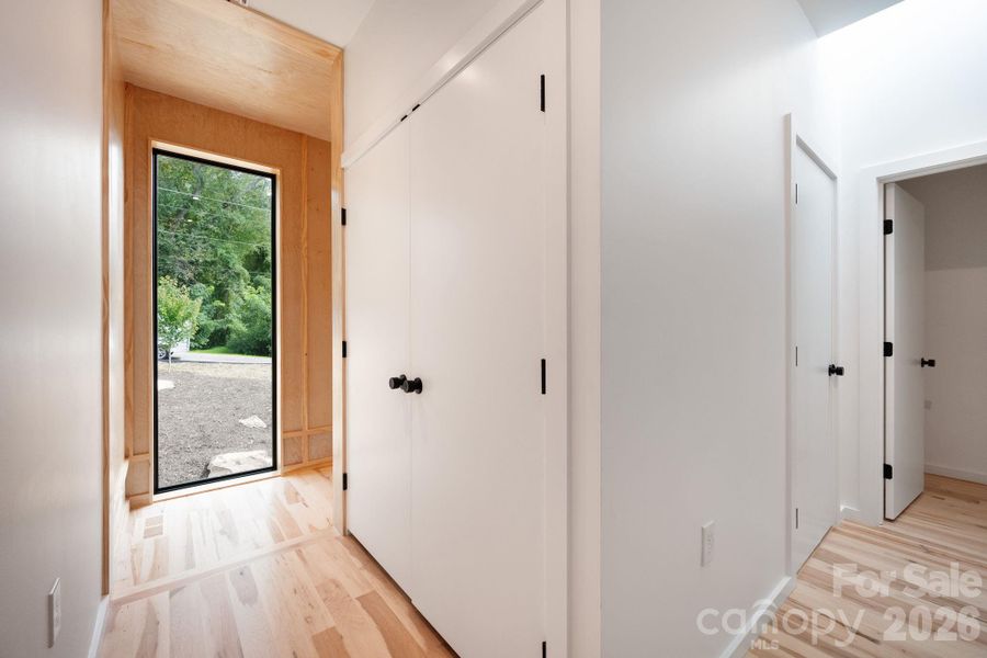 Large Windows * Laundry Closet on 2nd Floor