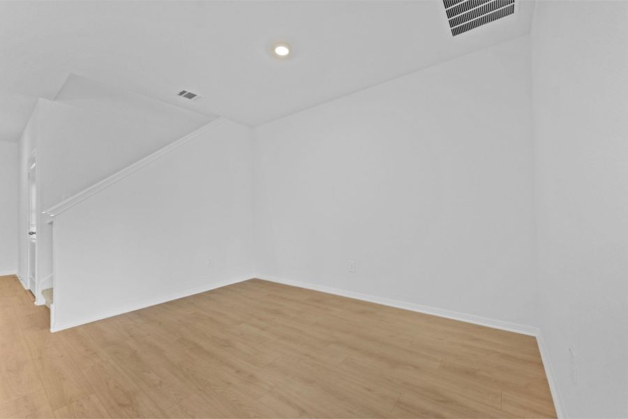Spacious, unfurnished interior of a new home in Bar W Ranch, Leander (Image 15).