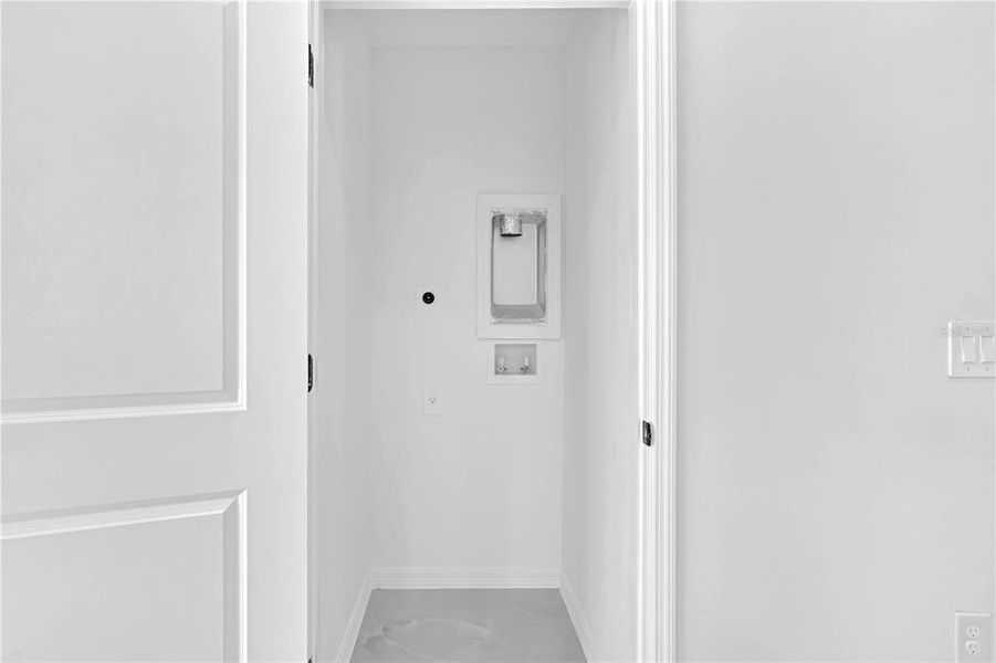 Spacious, unfurnished interior of a new home in , Punta Gorda (Image 20).