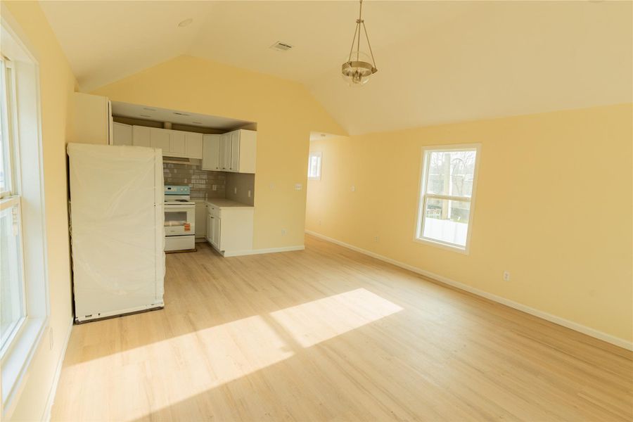 Spacious, unfurnished interior of a new home in , Bacliff (Image 6). Spacious, unfurnished interior of a new home in , Bacliff (Image 6).