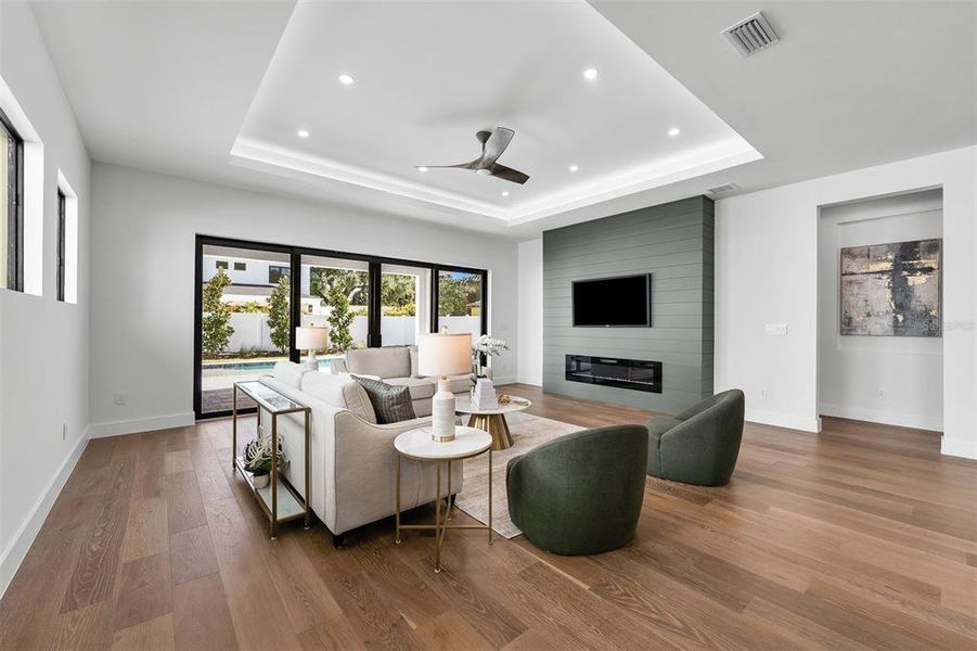 Furnished interior view inside a new home in , Orlando (Image 53).