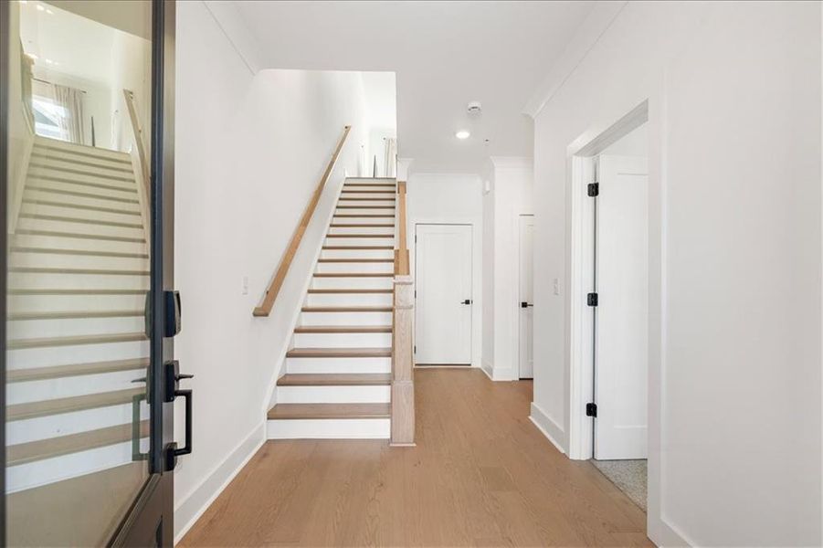 Spacious, unfurnished interior of a new home in , Alpharetta (Image 21). Spacious, unfurnished interior of a new home in , Alpharetta (Image 21).