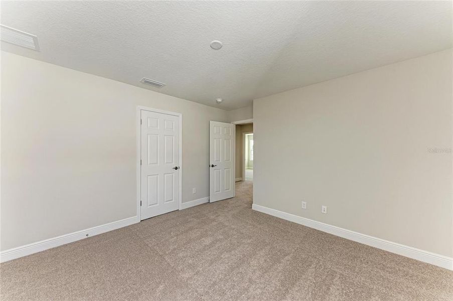 Spacious, unfurnished interior of a new home in Mirada, San Antonio (Image 21).