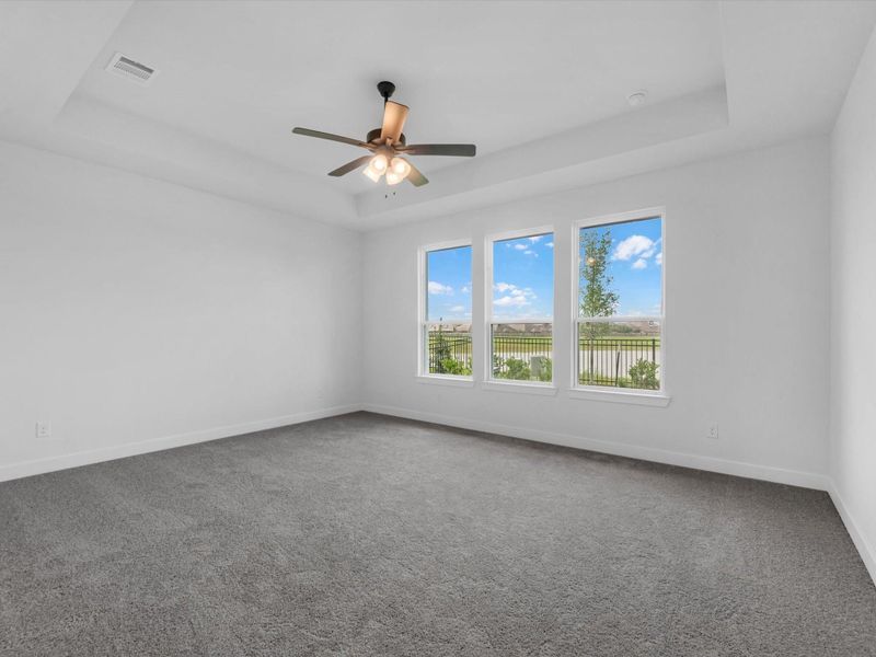 Spacious, unfurnished interior of a new home in Harvest Green, Richmond (Image 9).