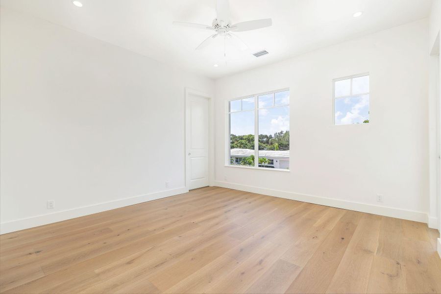 Spacious, unfurnished interior of a new home in , West Palm Beach (Image 37). Spacious, unfurnished interior of a new home in , West Palm Beach (Image 37).