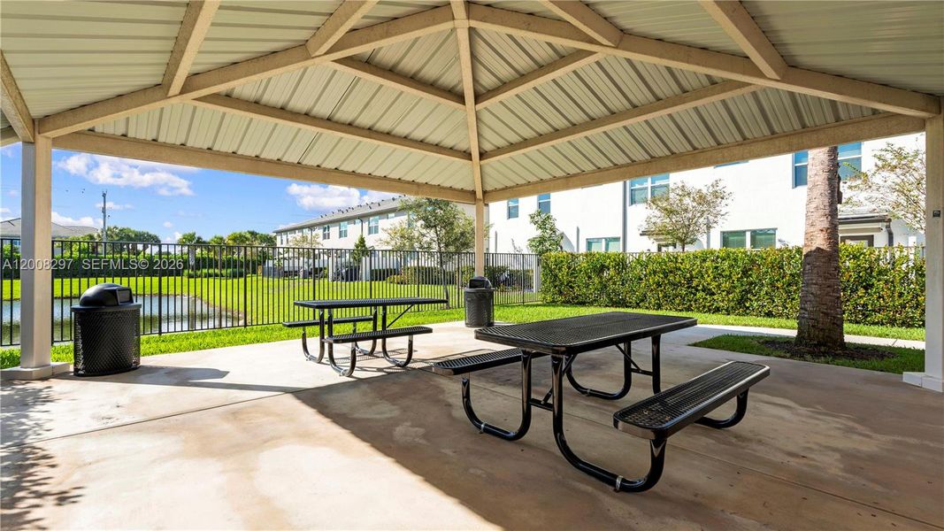 Community amenities in , Lauderdale Lakes (Image 46).