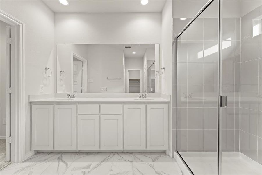 18. 2116 Hickory - Bath (3)