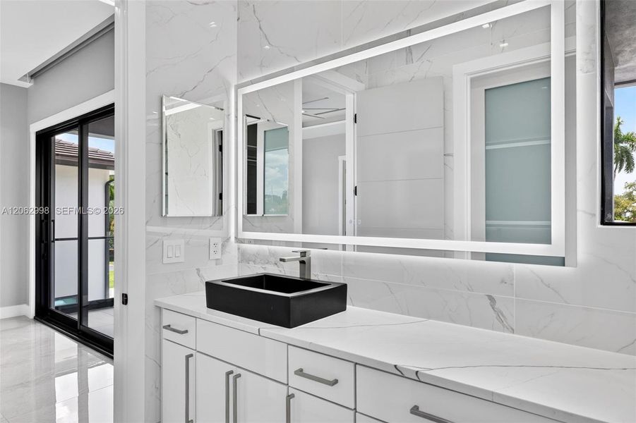 Furnished interior view inside a new home in , Fort Lauderdale (Image 80).