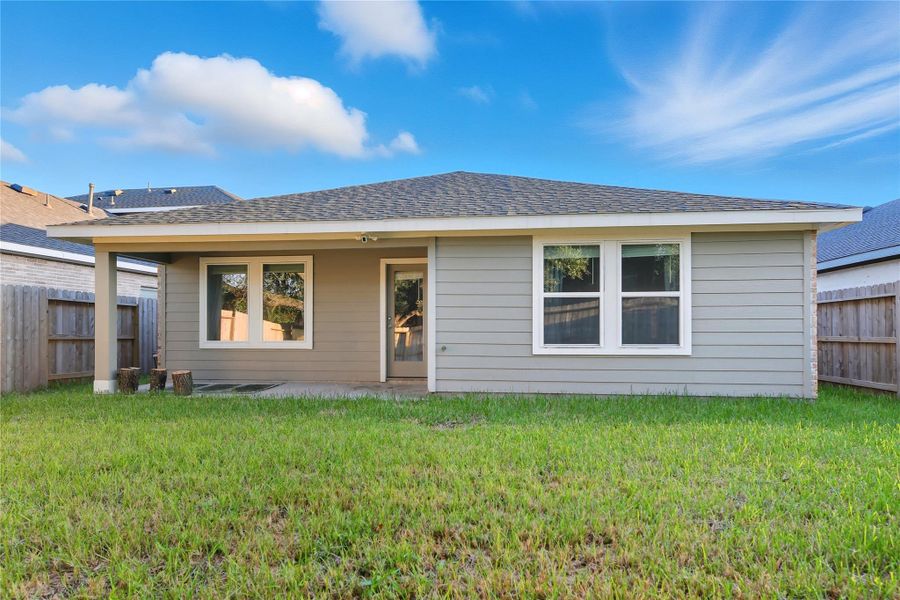 Exterior details and patio area of a home in Post Oak Pointe, Fresno (Image 20). Exterior details and patio area of a home in Post Oak Pointe, Fresno (Image 20).