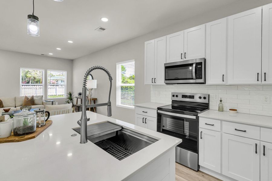 Furnished interior view inside a new home in , Hanahan (Image 9).