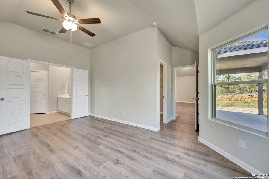 Spacious, unfurnished interior of a new home in Jordan's Ranch, San Antonio (Image 29). Spacious, unfurnished interior of a new home in Jordan's Ranch, San Antonio (Image 29).