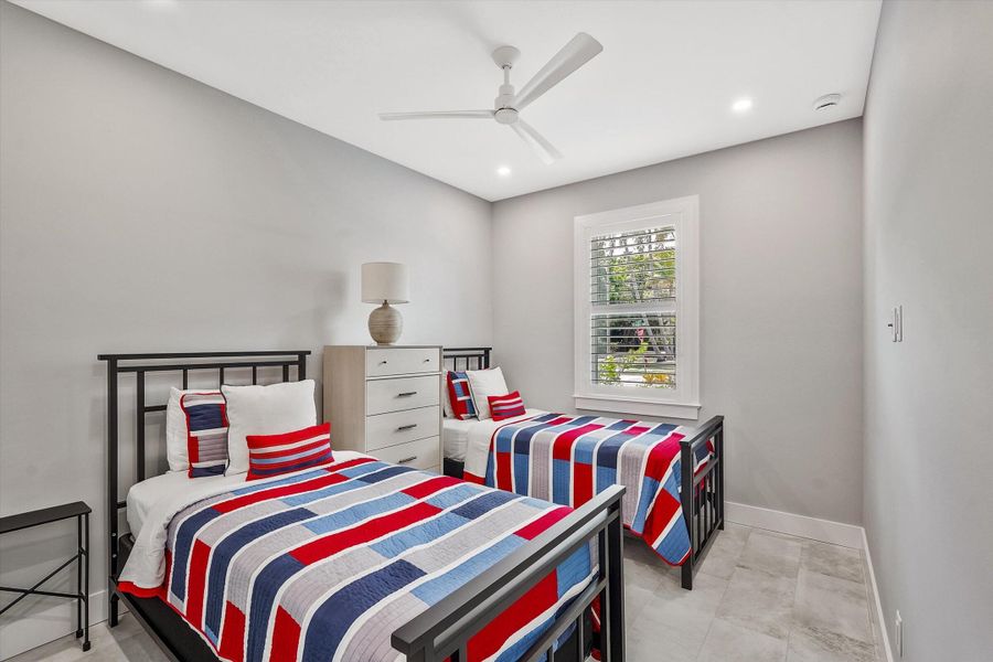 13-425 Hugh Street-13