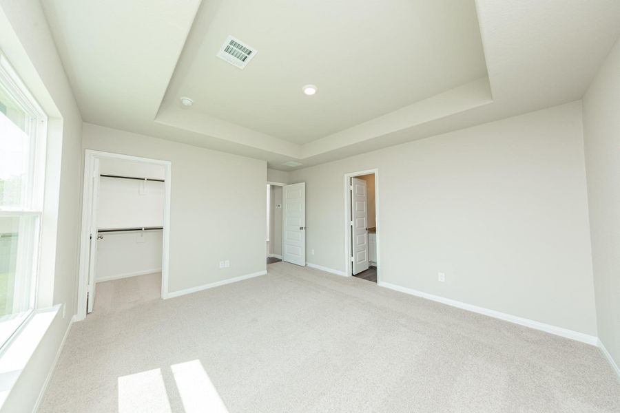 Spacious, unfurnished interior of a new home in Cliffstone Hills, Conroe (Image 8).