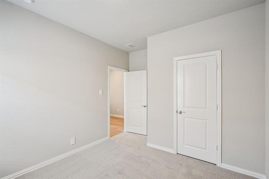 Photo is not of the actual home, but is an inspirational photo of builder’s model home and may depict options, furnishings, and/or decorator features that are not included. Photo is not of the actual home, but is an inspirational photo of builder’s model home and may depict options, furnishings, and/or decorator features that are not included.